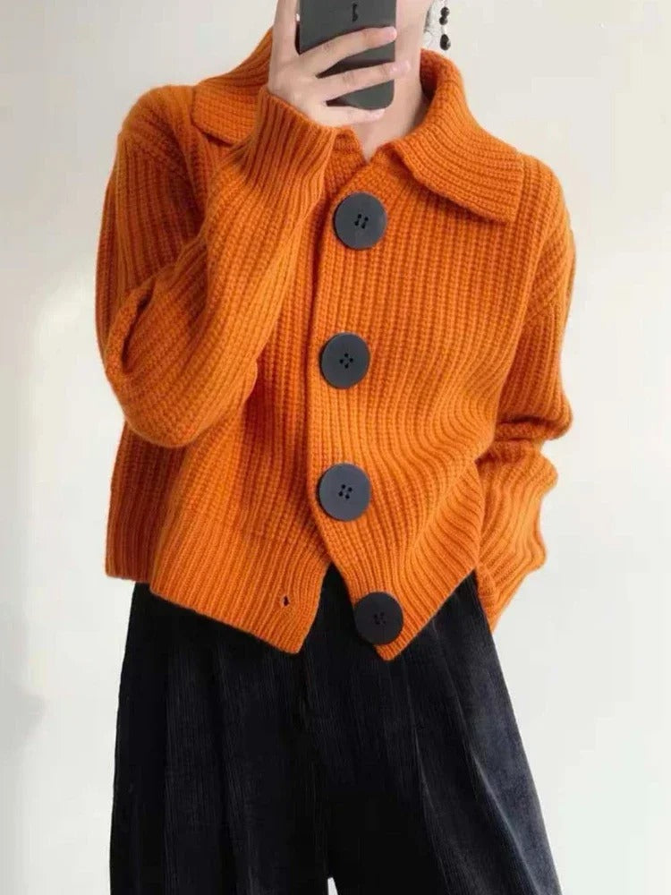 Mira | Elegant cardigan with buttons