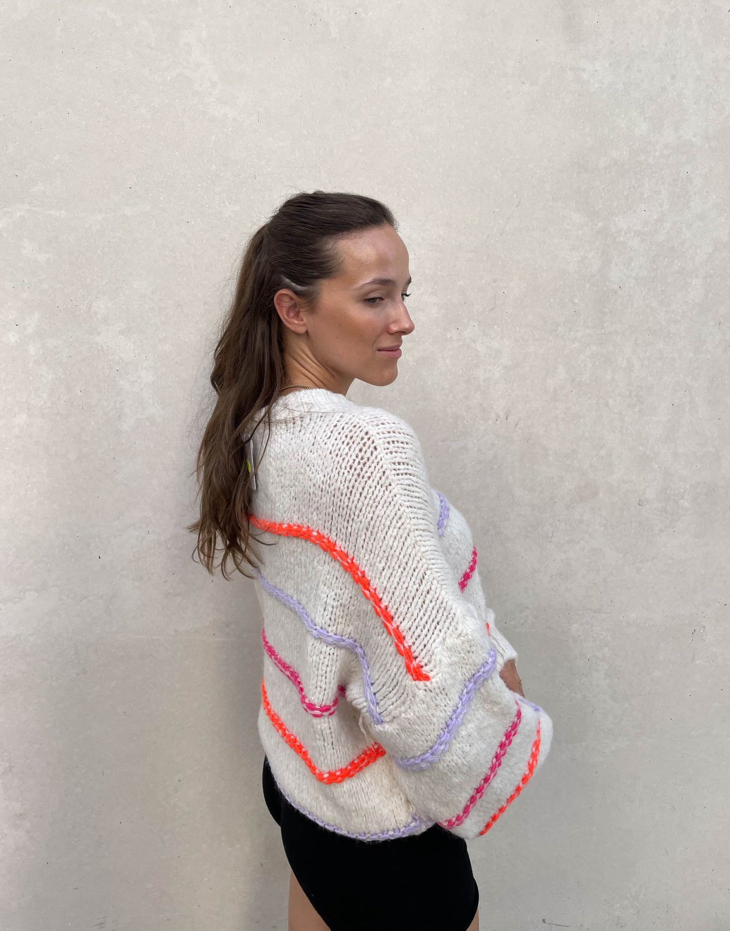 Leilany™ - Oversized sweater with neon stitching