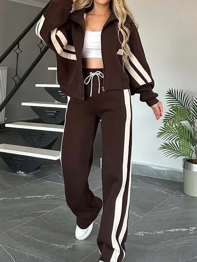 Cozy, casual 2-piece set with zip-up sweatshirt and trousers