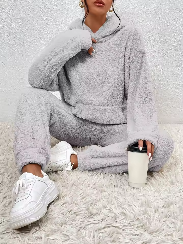 Theresa | Fluffy lounge set