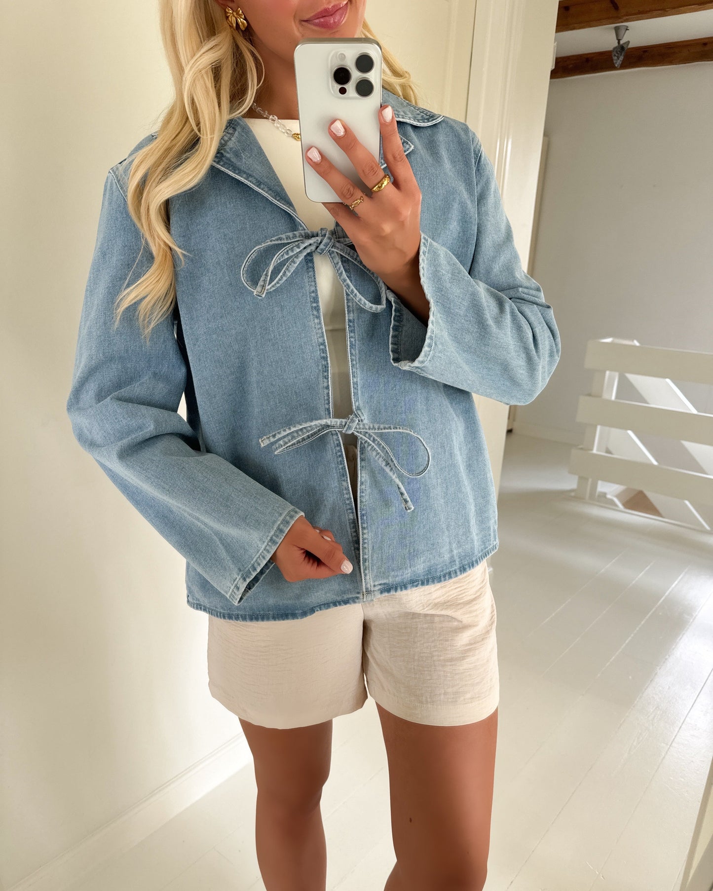 Elegant women's blazer for timeless style