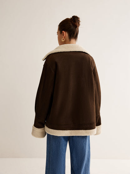 Vintage brown jacket with fleece lining and a relaxed fit 