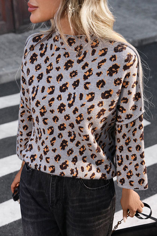 Cozy knit sweater with leopard print and loose roll neck