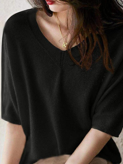 Luxurious soft cashmere V-neck sweater for women 