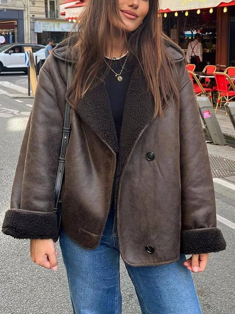 Cozy oversized fleece-lined jacket with a lapel collar 