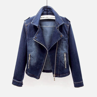 Classic denim jacket with a timeless fusion style 
