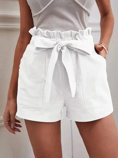Women's high-waisted shorts with tie belt 