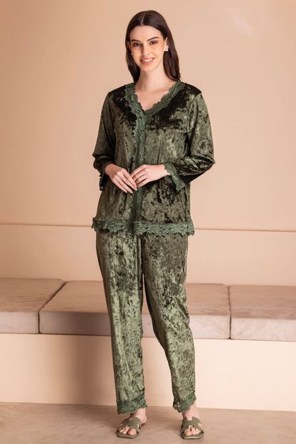 Emerald™ - Wrap yourself in elegance: Winter nightdress made of emerald green ice velvet! [Last day discount]