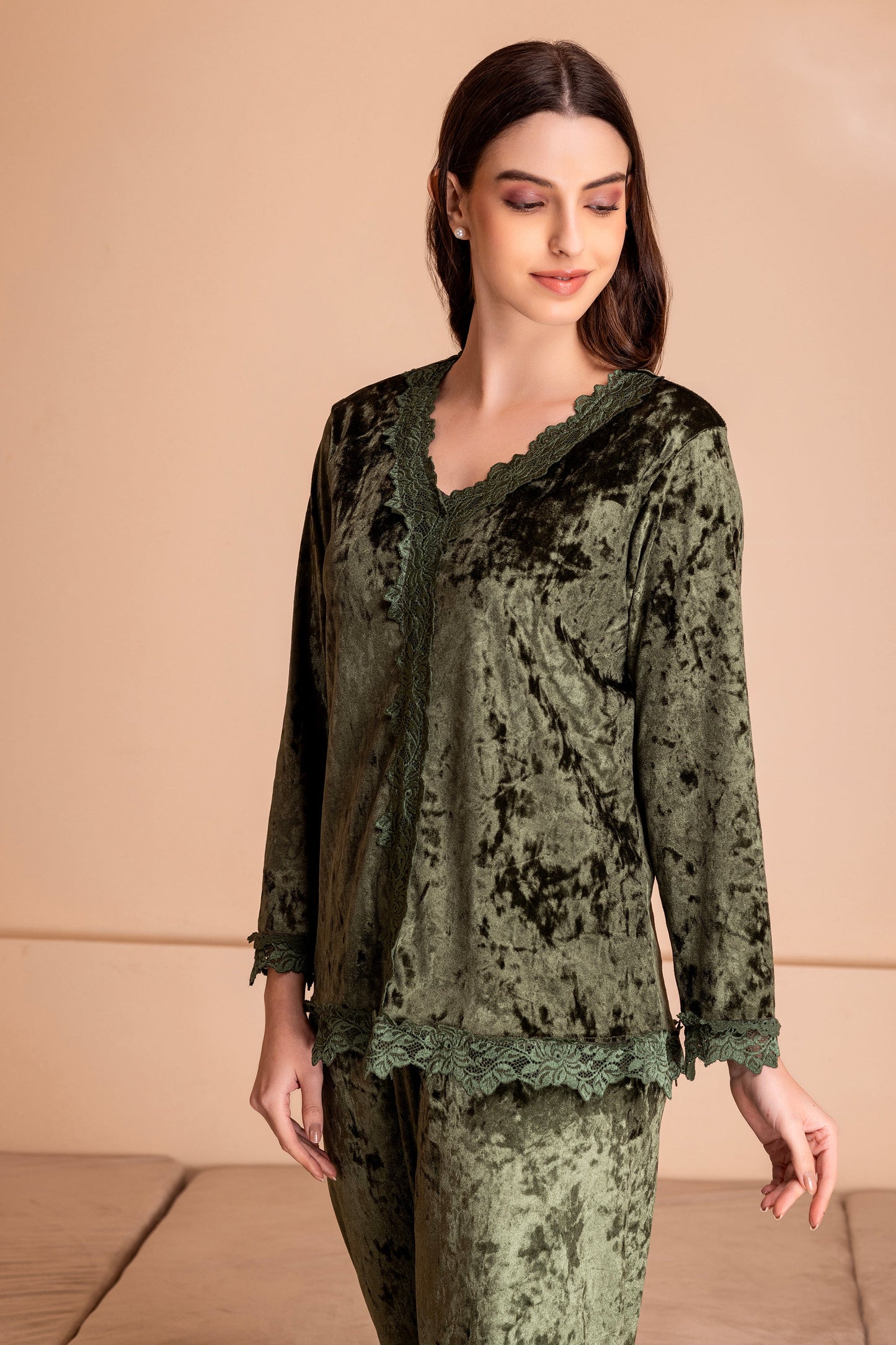 Emerald™ - Wrap yourself in elegance: Winter nightdress made of emerald green ice velvet! [Last day discount]