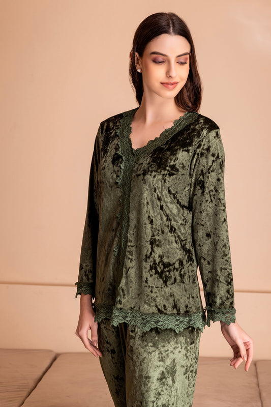 Emerald™ - Wrap yourself in elegance: Winter nightdress made of emerald green ice velvet! [Last day discount]