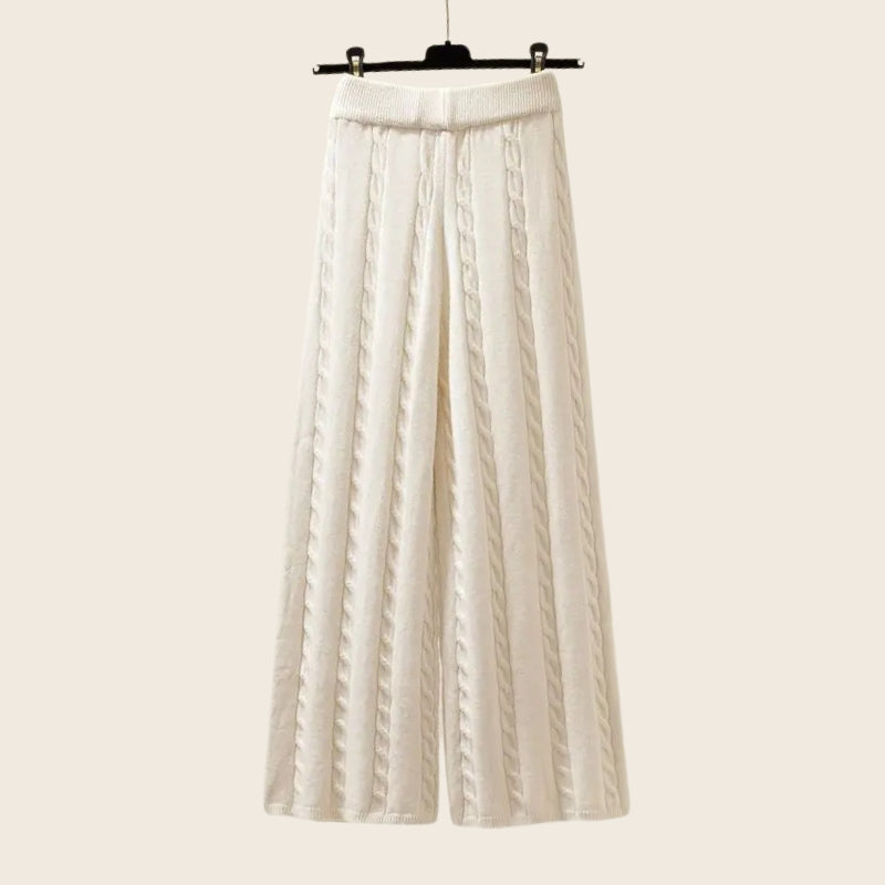 Elegant two-piece knitting set 