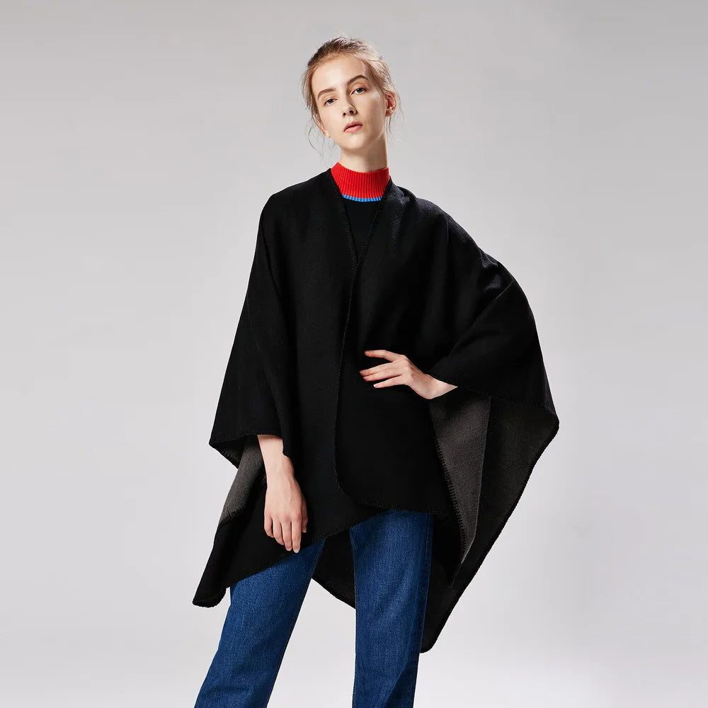 Frieda | Warm poncho with a flowing cut