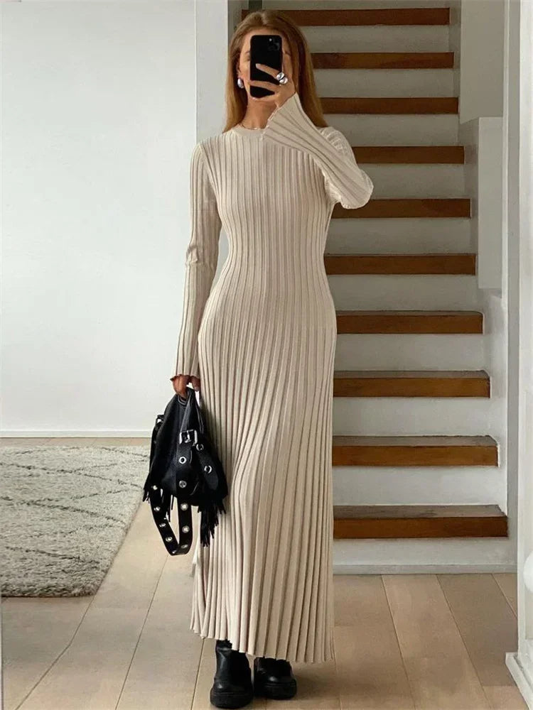 Frieda | Ribbed maxi dress with a figure-hugging cut