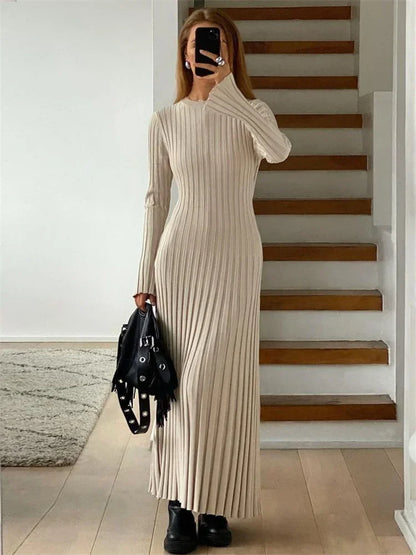 Frieda | Ribbed maxi dress with a figure-hugging cut