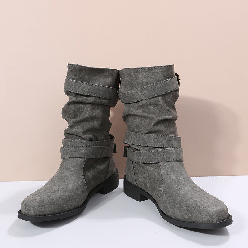 Stylish leather boots with buckle detail 