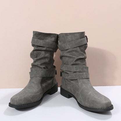 Stylish leather boots with buckle detail 