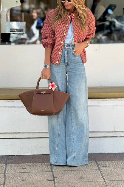 Lightweight printed jacket for a trendy everyday look 