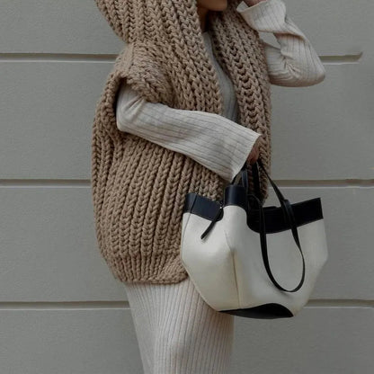 Cozy oversized knitted hoodie 