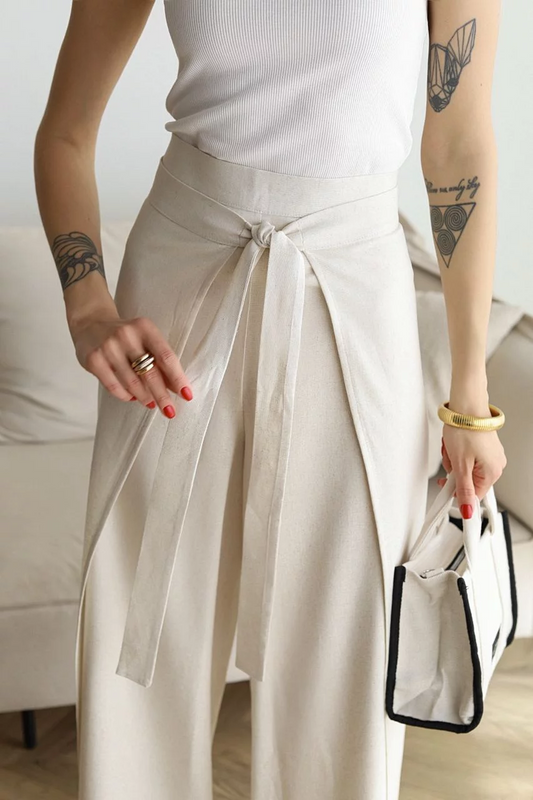 Casual linen trousers for women with a relaxed fit 