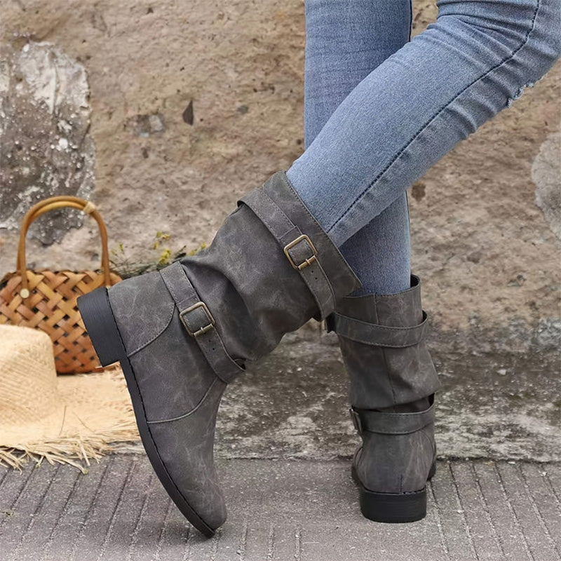 Stylish leather boots with buckle detail 
