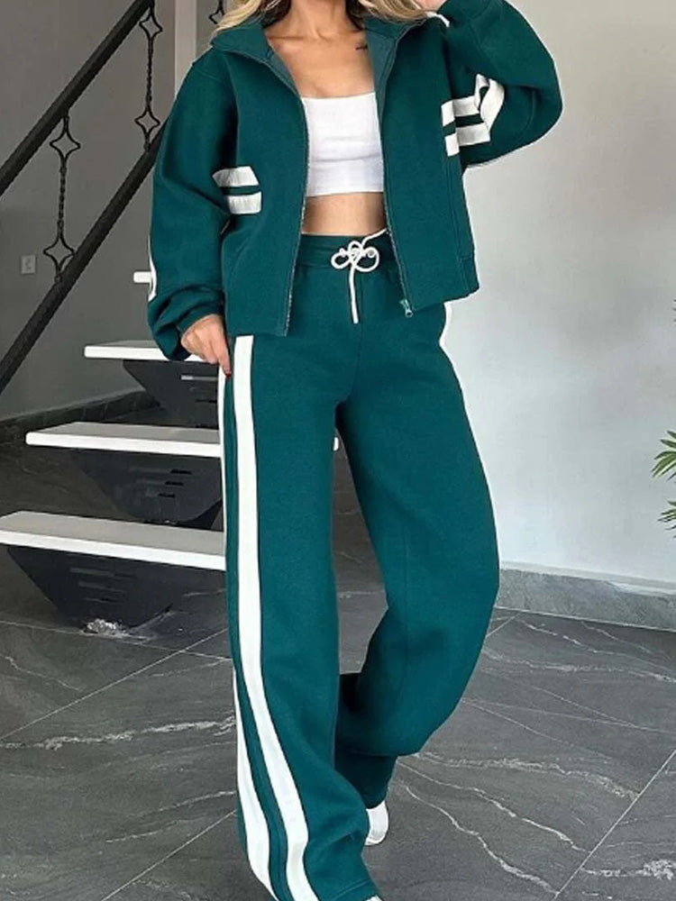 Cozy, casual 2-piece set with zip-up sweatshirt and trousers 