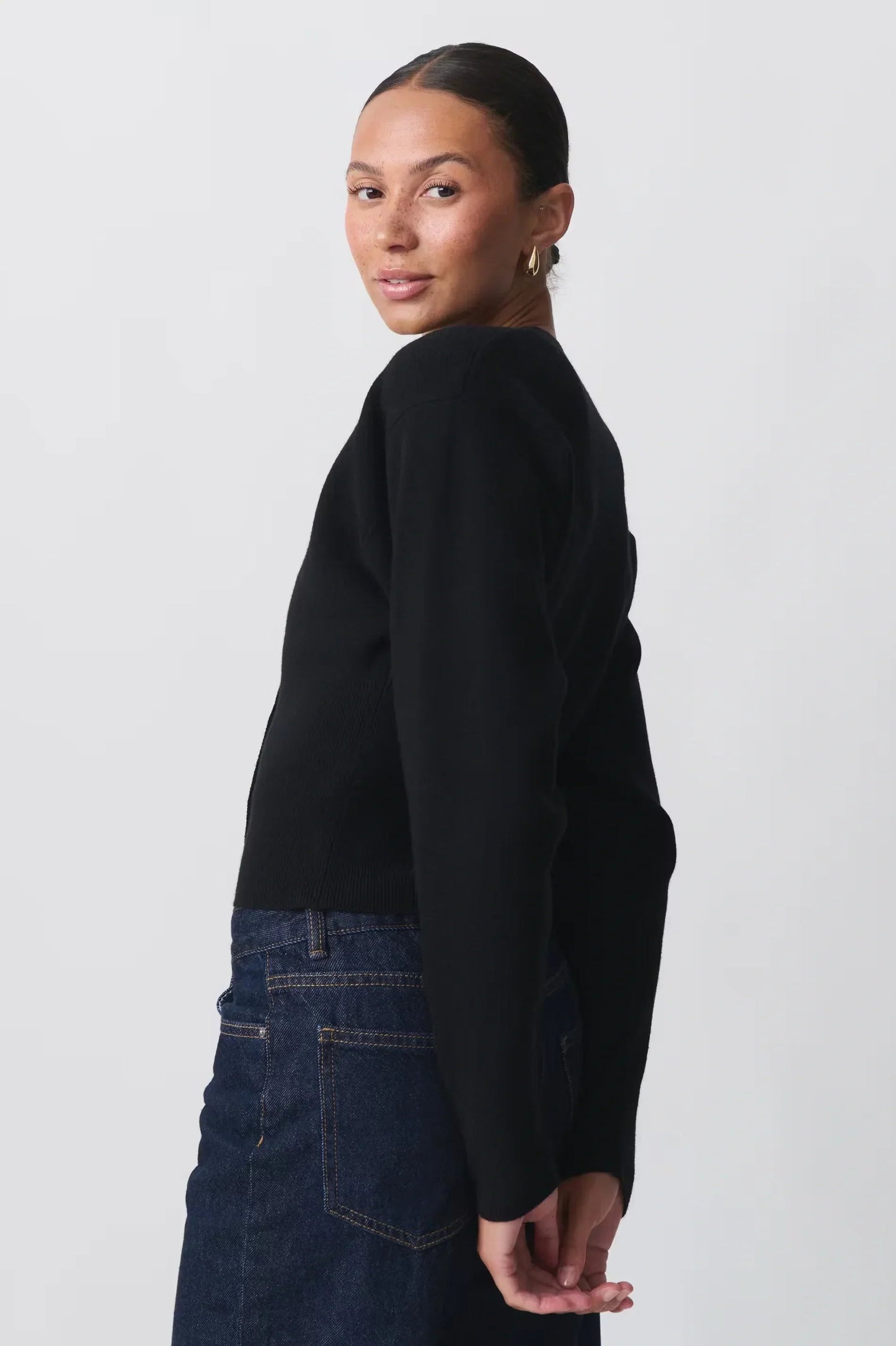 Elegant blouse with button placket, versatile straight cut and cuff details 