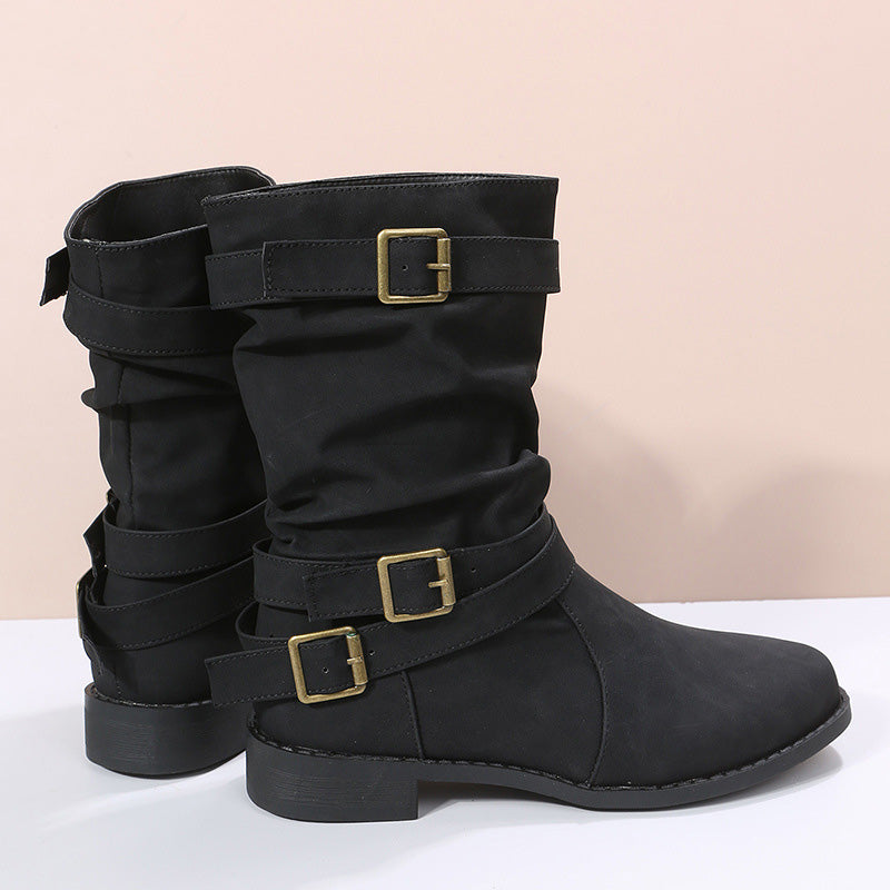 Stylish leather boots with buckle detail 