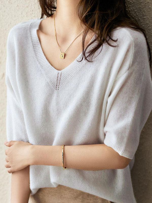 Luxurious soft cashmere V-neck sweater for women 