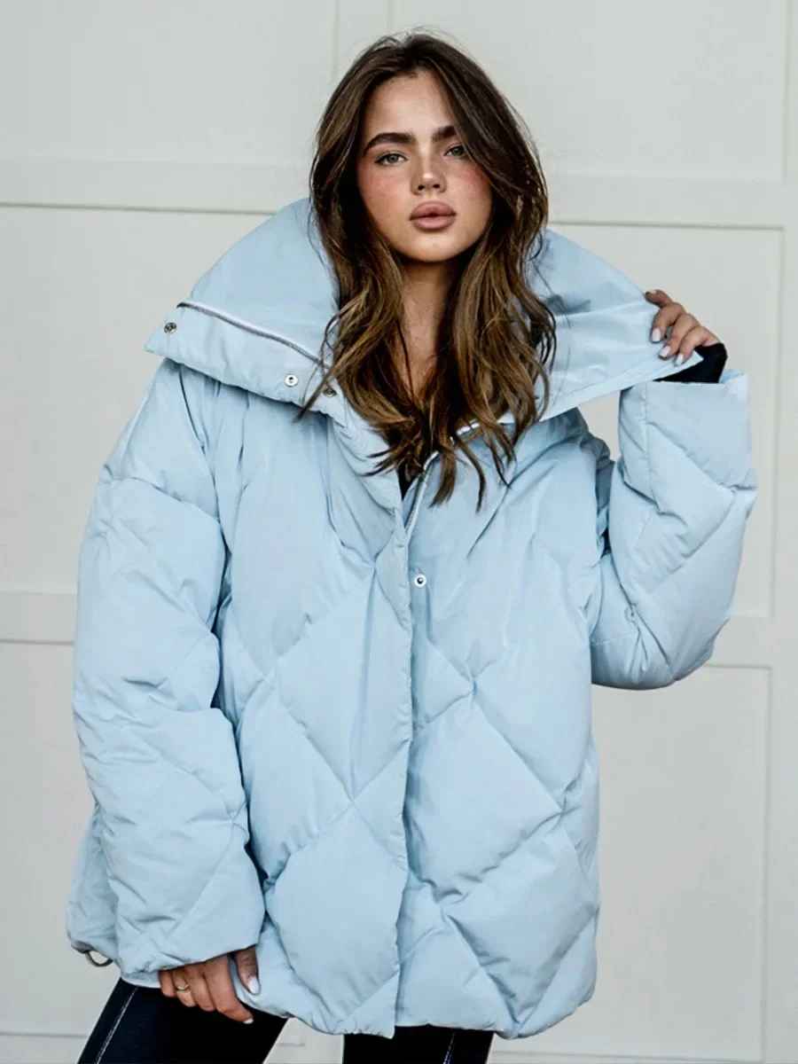 Carmina™ – Fashionable oversized puffer for cold days