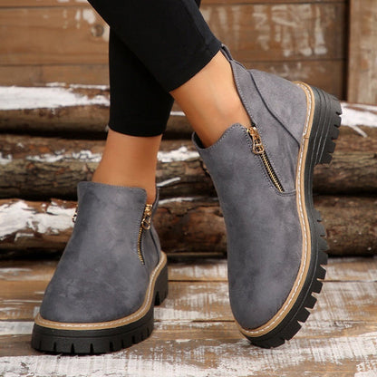 Stylish leather boots for women 
