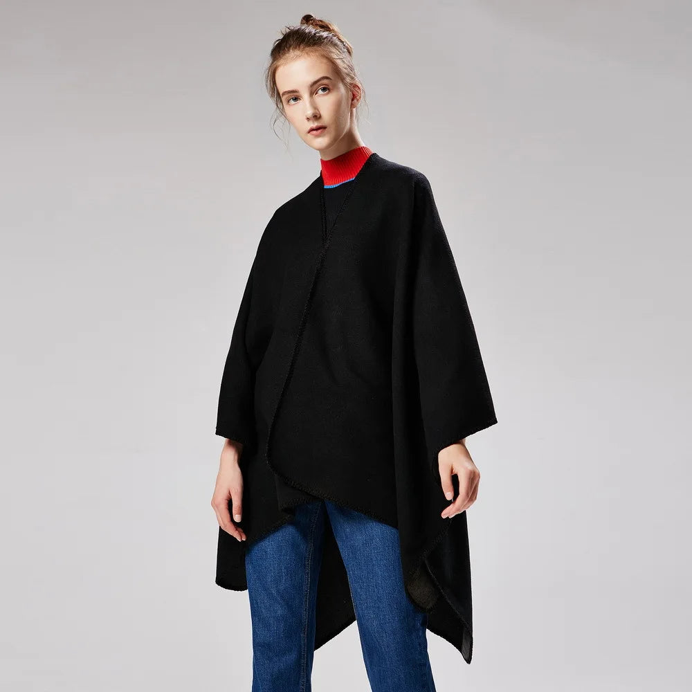 Frieda | Warm poncho with a flowing cut