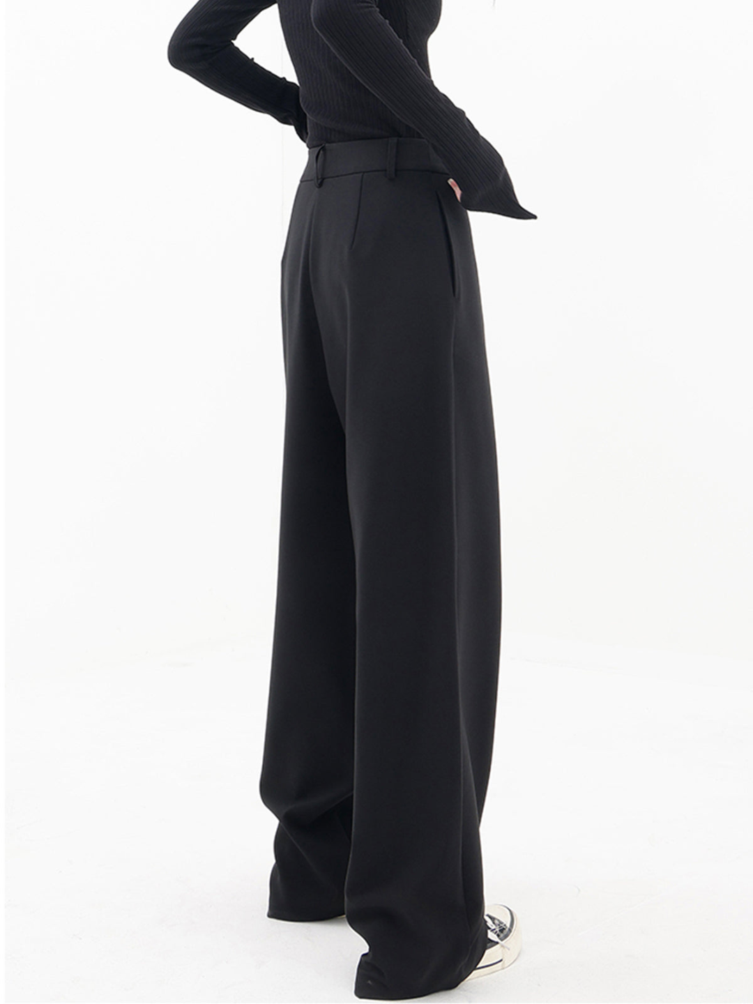 Anna | Asymmetrical baggy trousers