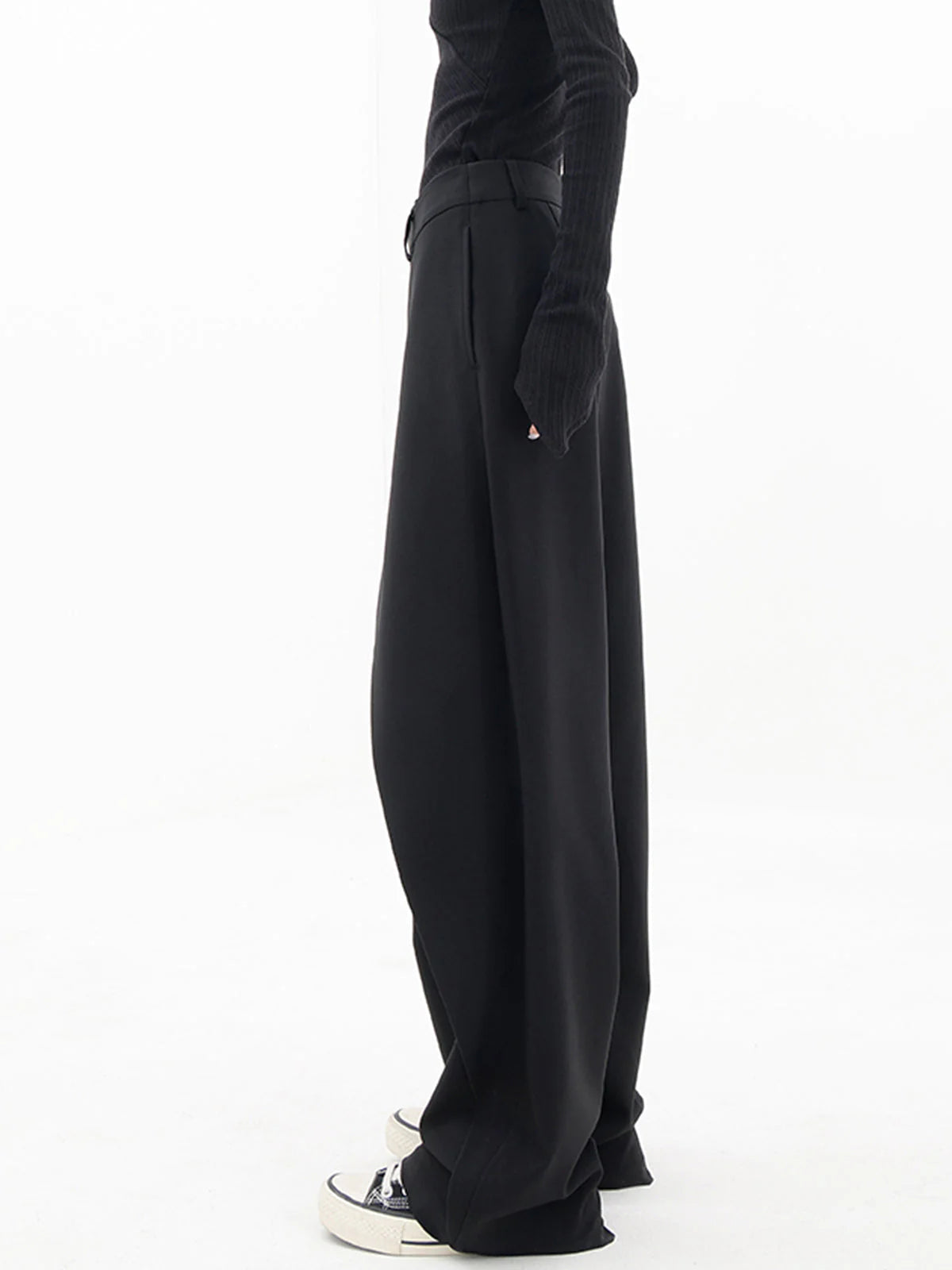 Flowing wide-leg trousers for effortless style 