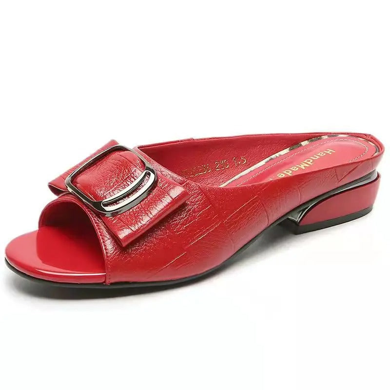 Leni | Stylish strappy sandals with buckle detail