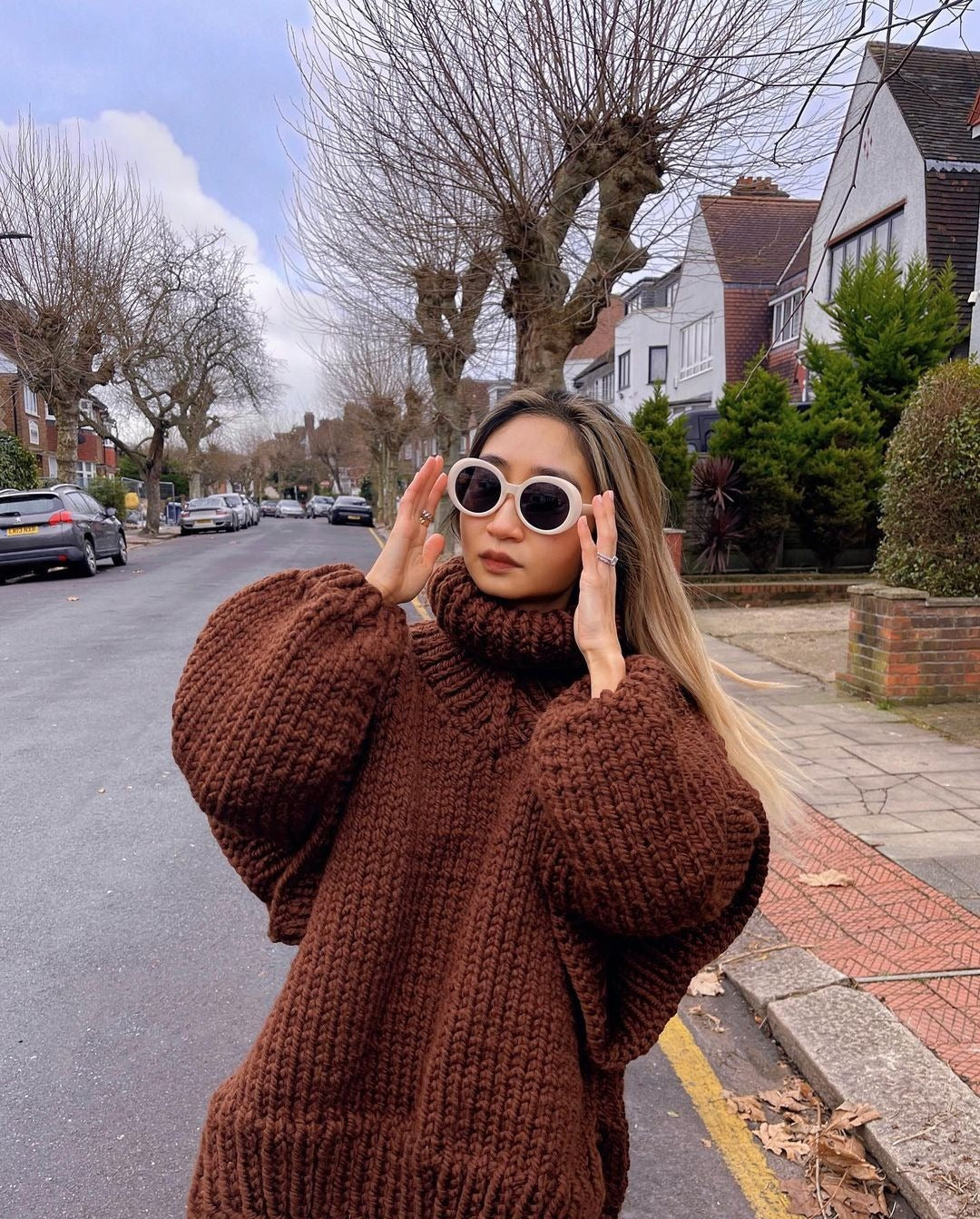 Chunky knit oversized roll-neck sweater for women