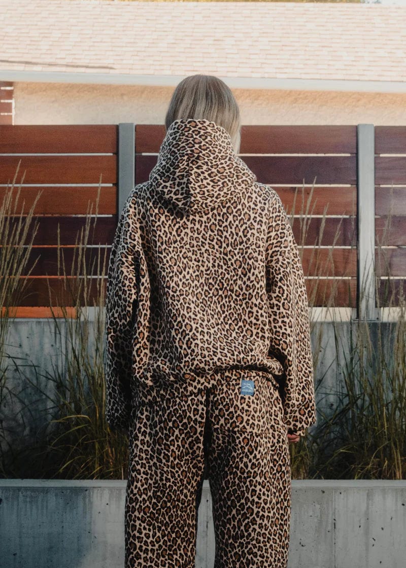 Cozy hoodie with cheetah print for casual everyday wear. 