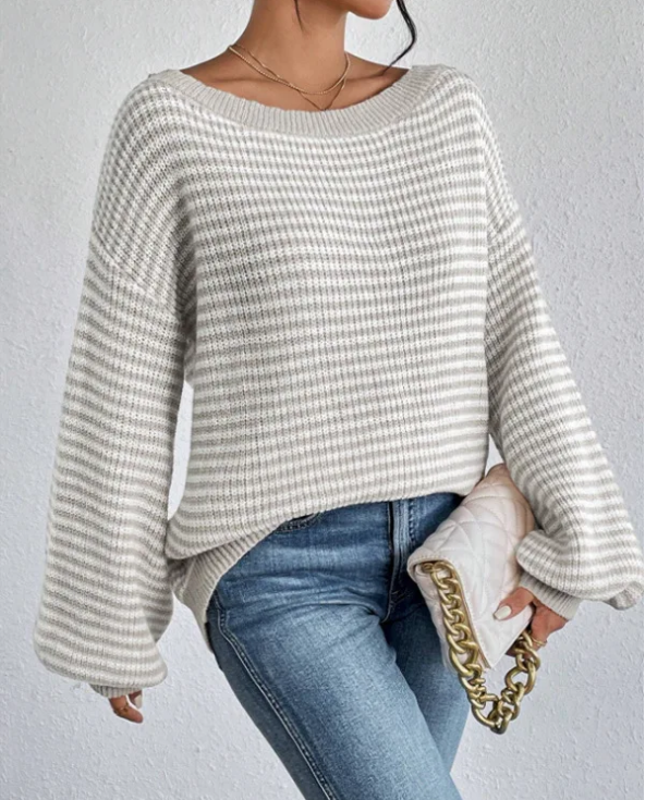 Cozy chunky knit sweater for autumnal layered looks 