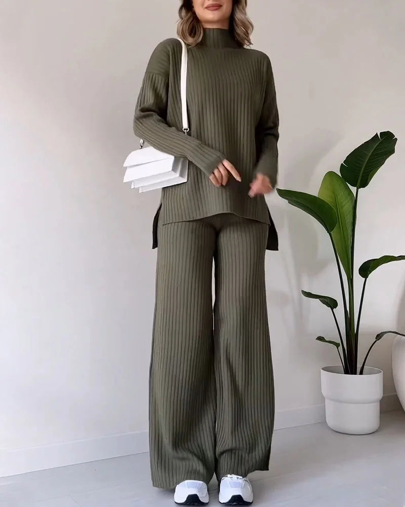 Stylish two-piece set with a slit for effortless casual style 