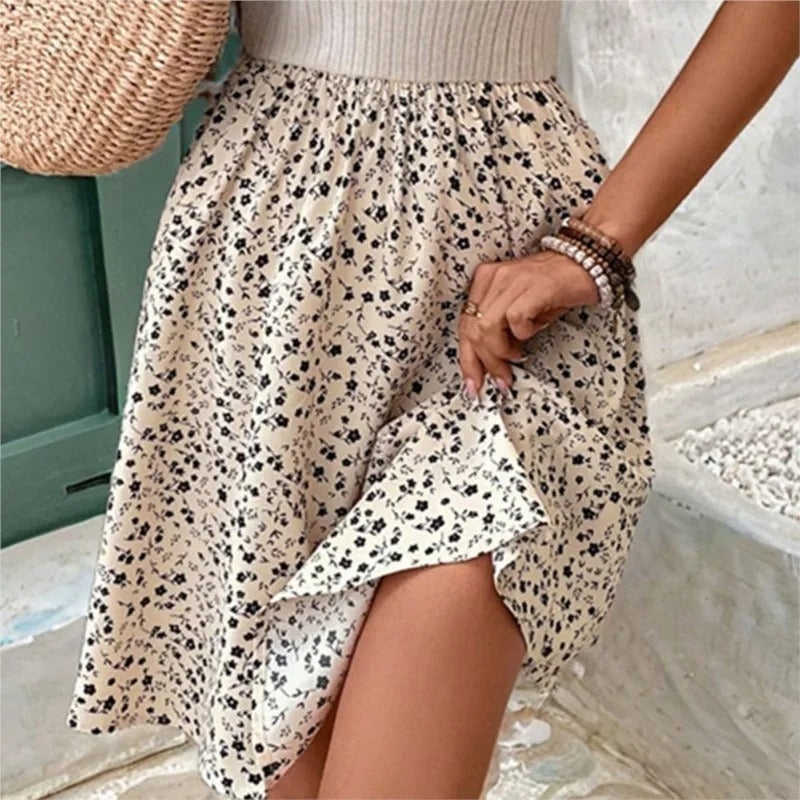 Bertha | Playful dress with lace details