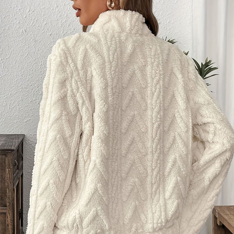 Cozy sweatshirt with a half zipper 