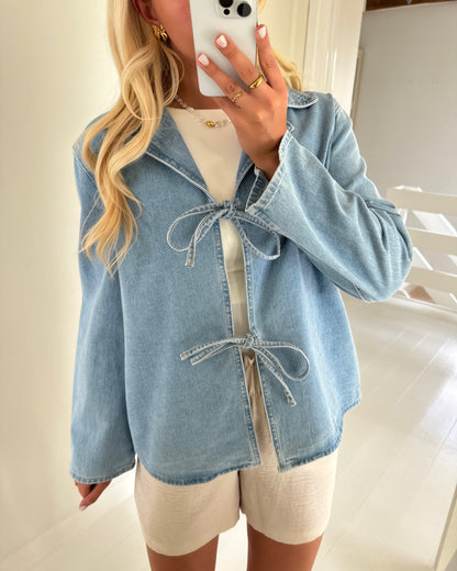 Elegant women's blazer for timeless style 