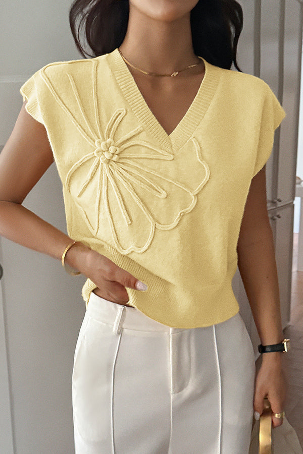 Cozy, loose-fitting knitted vest with a V-neck 