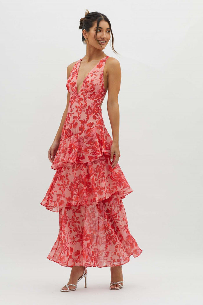 Maxi dress with floral pattern and ruffles for summer elegance 