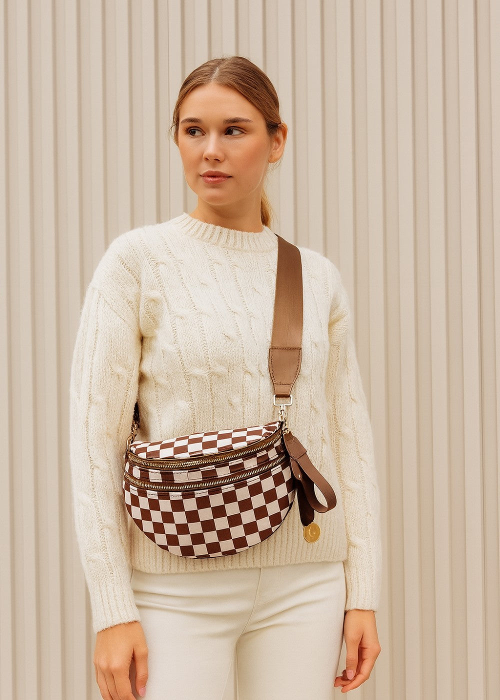 Elegant leather belt bag for hands-free fashion 