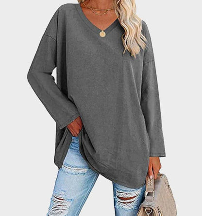 Stylish, elegant long-sleeved sweater for everyday wear 