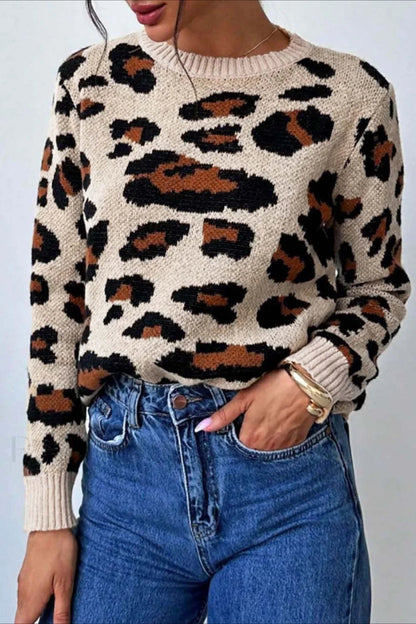 Stylish crew neck sweater with leopard print in block colors 