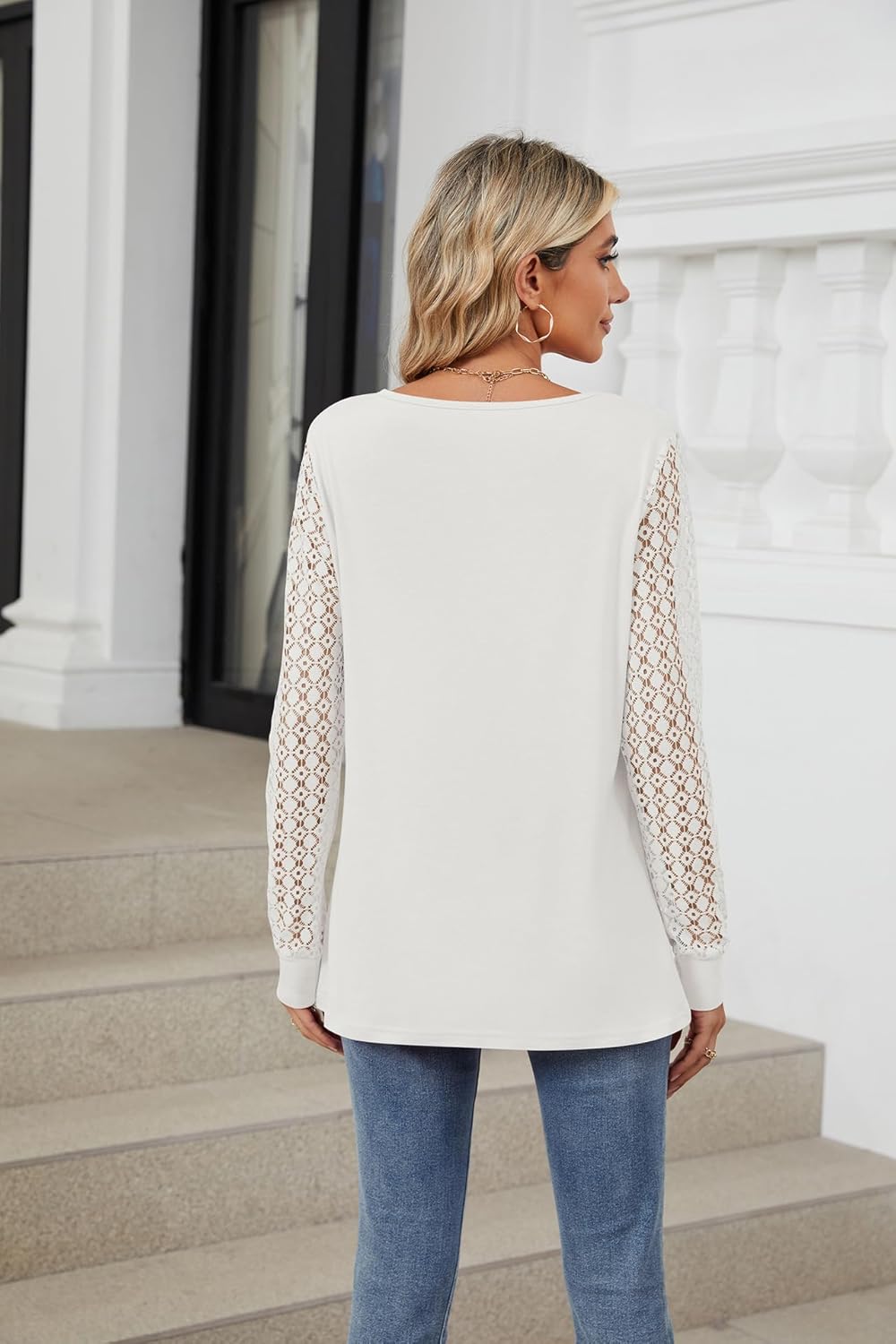 Oswald | Fashionable long-sleeved top with lace details