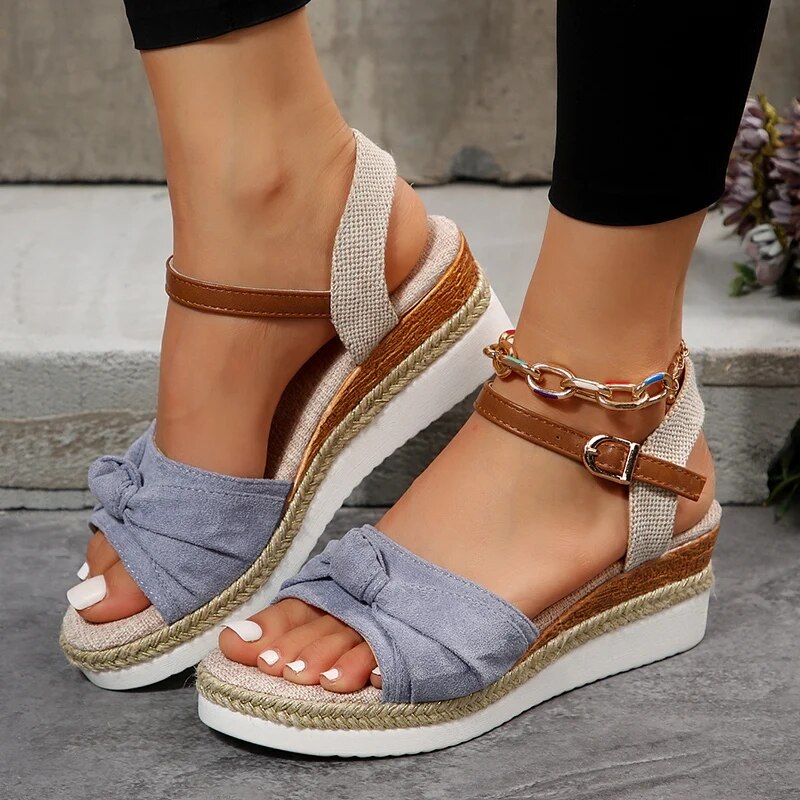 Ivana | Fashionable summer sandals with straps