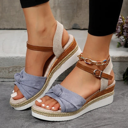 Ivana | Fashionable summer sandals with straps