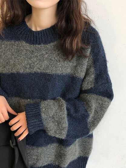 Comfortable, elegant, oversized knit sweater for women 